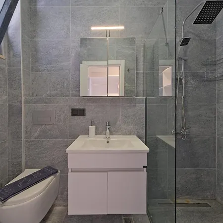 Defne フェティエ